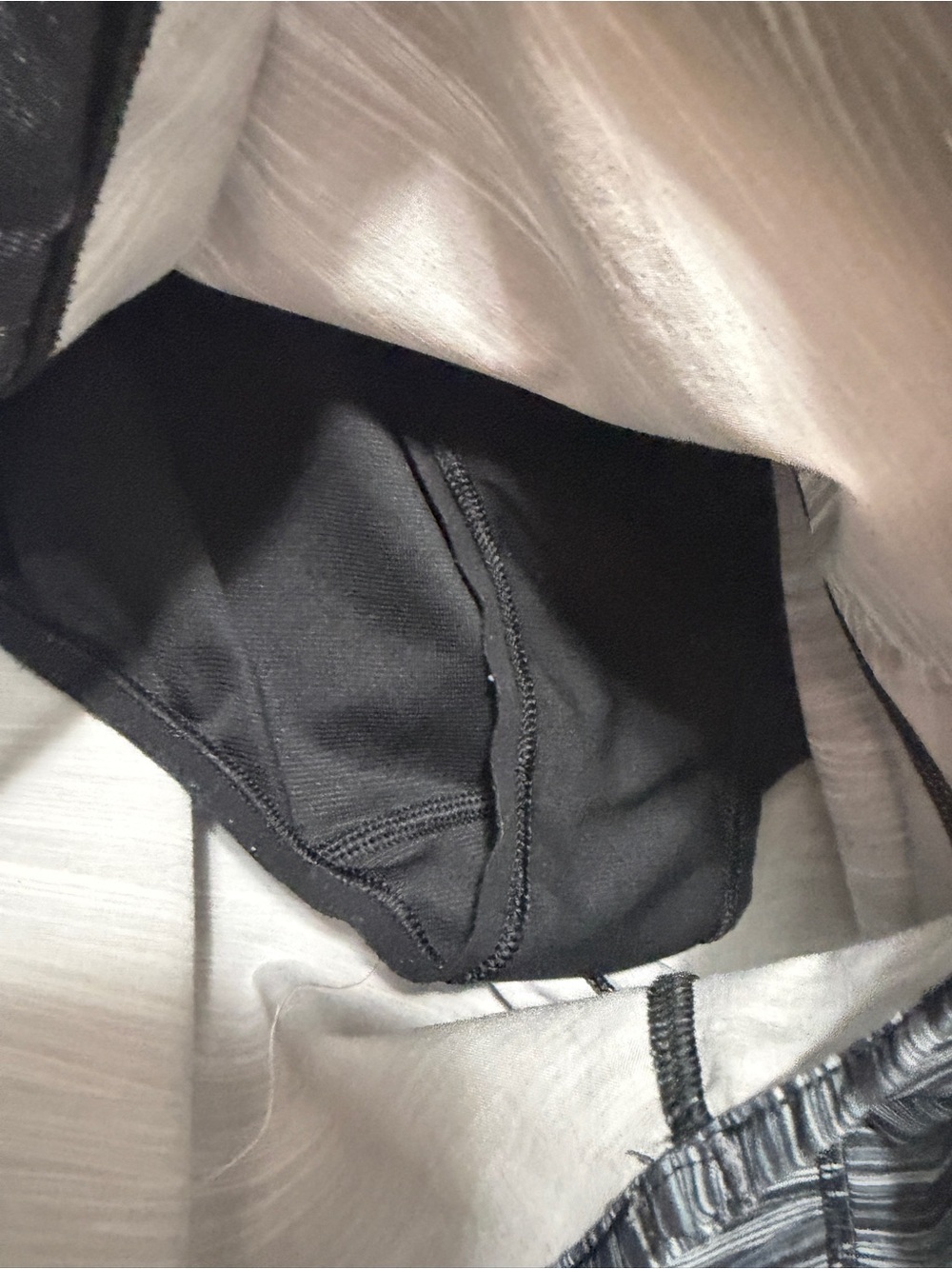 Lululemon Hotty Hot Short 4" Black - Picture 7 of 9